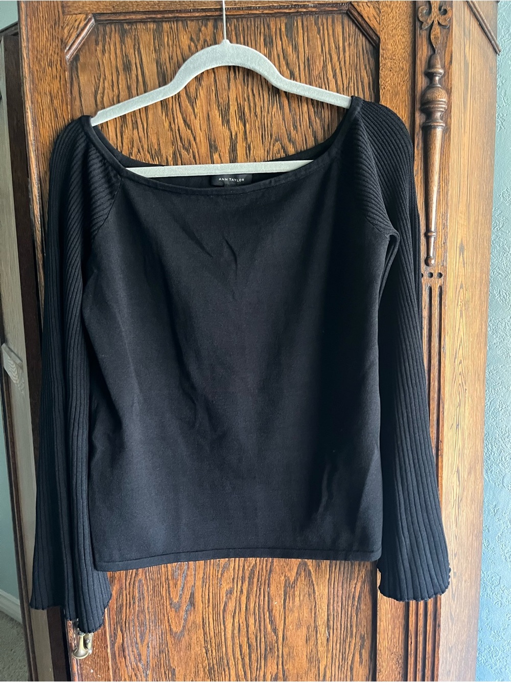 Ann Taylor black long sleeve knit top with bell sleeves large NWT